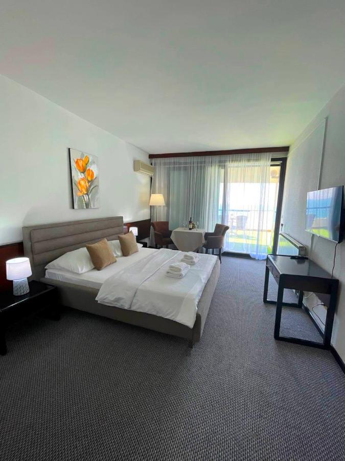 Corpus A - Hotel Albatros Ulcinj Eksteriør bilde